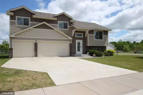 37621 Hawthorne Ave, North Branch, MN 55056