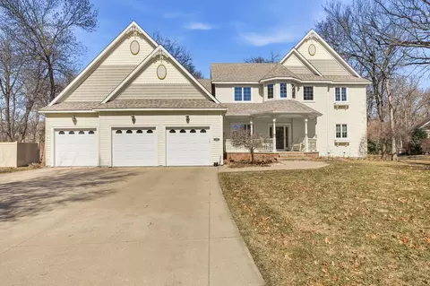 725 Starlight Dr, Sartell, MN 56377