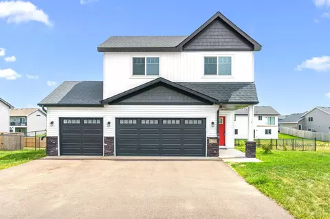 8199 384th Trl, North Branch, MN 55056