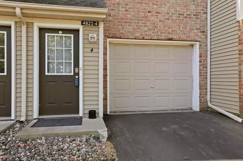 4821 Elm Dr N #4, Hugo, MN 55038