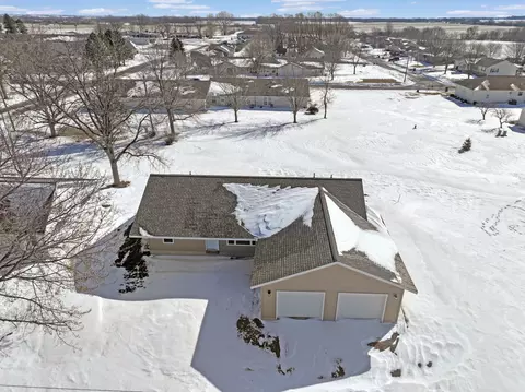 View/Area - 122 2nd St E, Tracy, MN 56175 photo 2 of 2