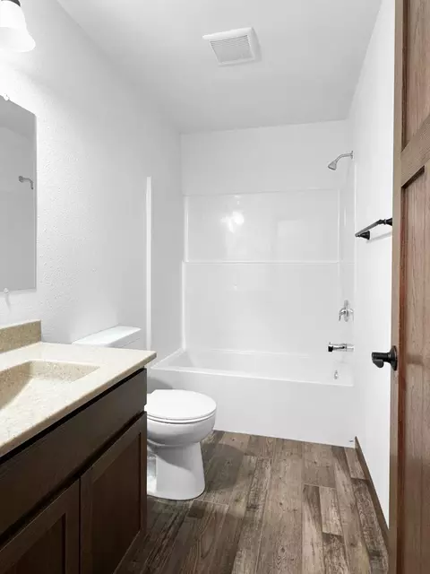 Bath - 122 2nd St E, Tracy, MN 56175 photo 4 of 5