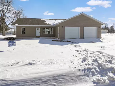 Exterior - 122 2nd St E, Tracy, MN 56175 photo 5 of 5