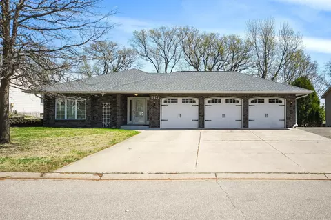 5421 Ojibway Ave N, Stillwater, MN 55082
