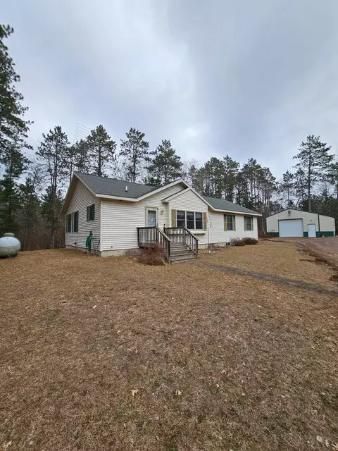 w9424 Lakewood Road, Spooner, WI 54801