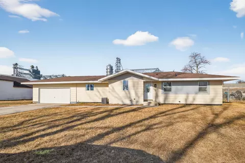 Exterior - 213 1st St E, Hunter, ND 58048 photo 1 of 4