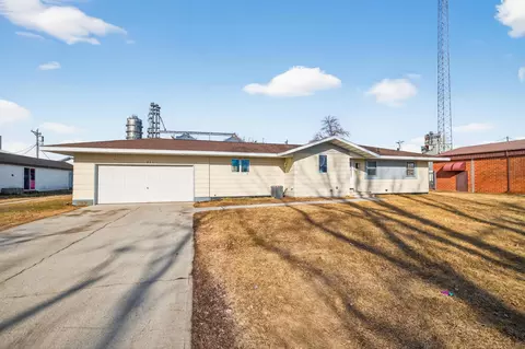 213 1st St E, Hunter, ND 58048