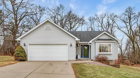 305 Arbor Hills Cir, Eau Claire, WI 54703