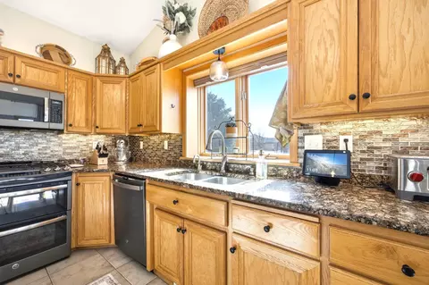 Kitchen - 2846 33rd St S, Fargo, ND 58103 photo 3 of 7