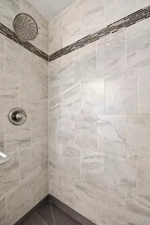 Bath - 2846 33rd St S, Fargo, ND 58103 photo 6 of 9