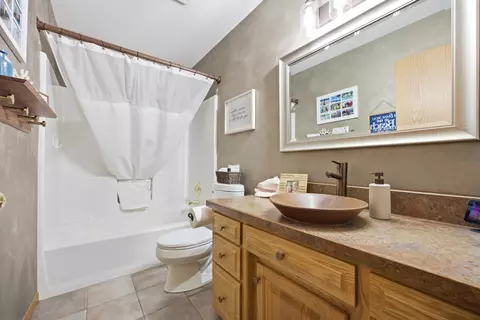 Bath - 2846 33rd St S, Fargo, ND 58103 photo 8 of 9