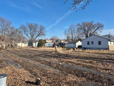 1186 Cumberland St, North Saint Paul, MN 55117