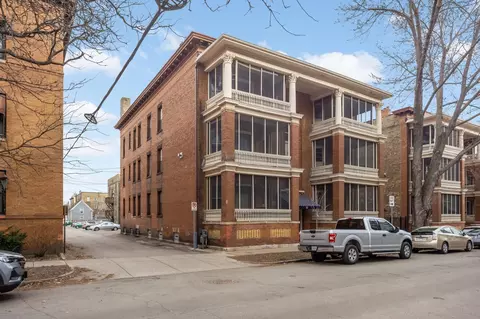 30 Saint Albans St S #2A, Saint Paul, MN 55105