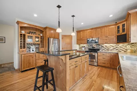 8410 151st St, Savage, MN 55378
