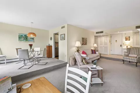 3412 Oak Ridge Rd #317, Minnetonka, MN 55305