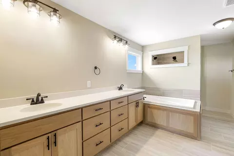 Bath - 5815 Echo Rd, Shorewood, MN 55331 photo 4 of 7