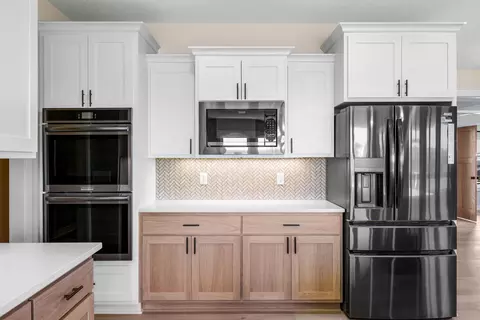 Kitchen - 5815 Echo Rd, Shorewood, MN 55331 photo 8 of 11