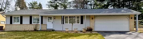 2974 Howard St N, Maplewood, MN 55109