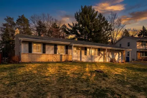 2974 Howard St N, Maplewood, MN 55109