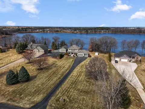 25188 Firefly Ave, Wyoming, MN 55092