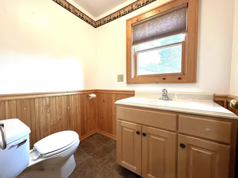 Bath - 638 E James St, Ely, MN 55731 photo 1 of 3