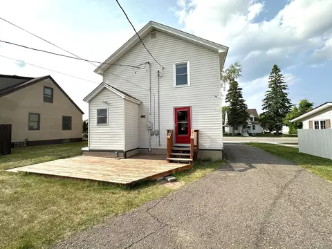 Exterior - 638 E James St, Ely, MN 55731 photo 3 of 4