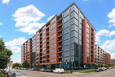 215 10th Ave S #533, Minneapolis, MN 55415