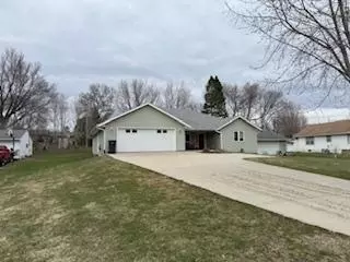 219 Main St E, Clarks Grove, MN 56016