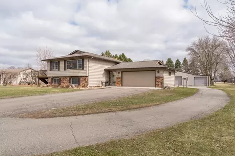 115 Tami Ln, Mankato, MN 56001