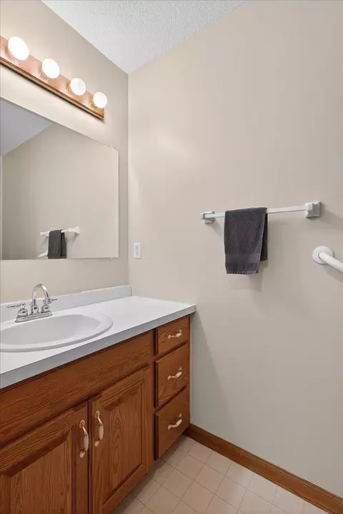 Bath - 11615 Parkview Dr, Becker, MN 55308 photo 1 of 4