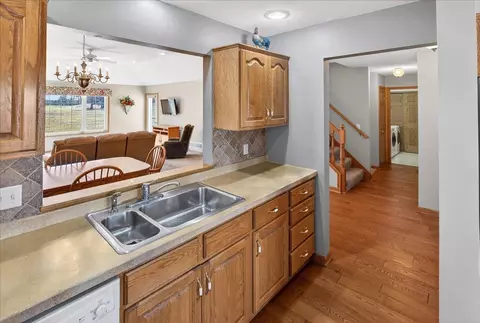 Kitchen - 11615 Parkview Dr, Becker, MN 55308 photo 6 of 7
