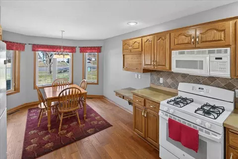 Kitchen - 11615 Parkview Dr, Becker, MN 55308 photo 3 of 7