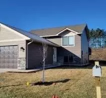 8885 Parkview Cir, Chisago City, MN 55013