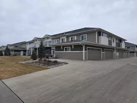 2900 Calico Dr S UNIT C, Fargo, ND 58104