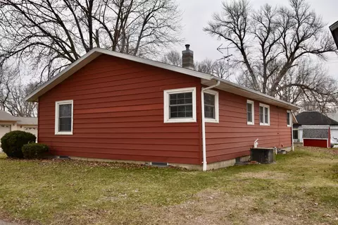 748 Spruce St, Ocheyedan, IA 51354 photo 4