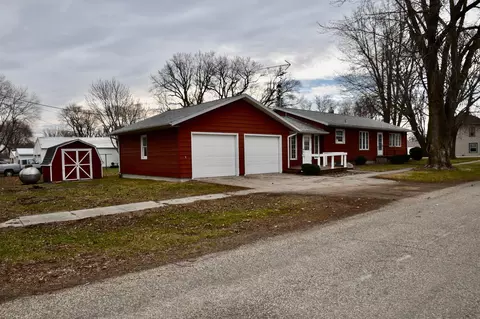 748 Spruce St, Ocheyedan, IA 51354 photo 2