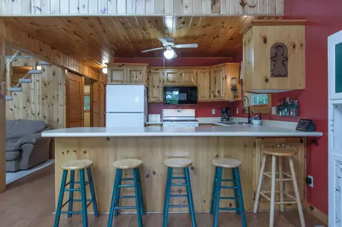 Kitchen - 30472 Lightning Pass, Cushing, MN 56443 photo 2 of 5