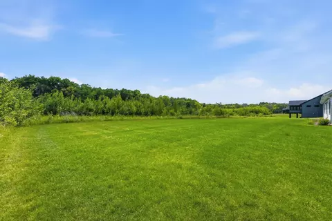 7537 255th St, Wyoming, MN 55092