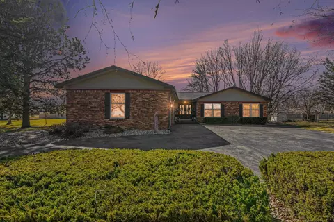 902 6th Ave SE, Pipestone, MN 56164