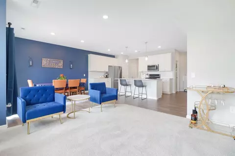 9541 4th St N, Lake Elmo, MN 55042