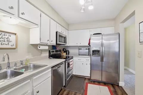 1509 W 140th St, Burnsville, MN 55337