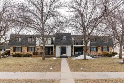 2401 Demores Dr S #12, Fargo, ND 58103