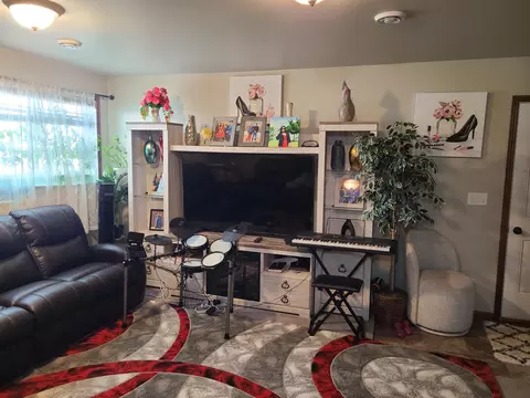 Living - 3365 Maple Leaf Loop S, Fargo, ND 58104 photo 4 of 4