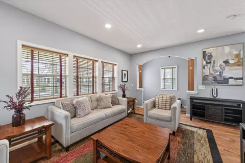 1109 Lawson Ave E, Saint Paul, MN 55106