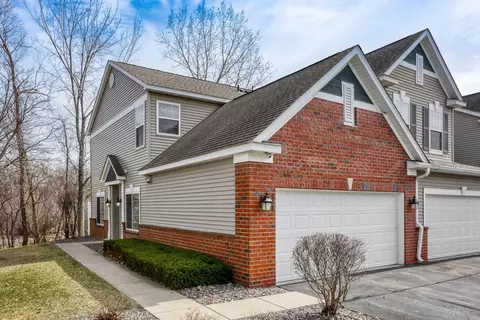 638 Village Pkwy, Circle Pines, MN 55014