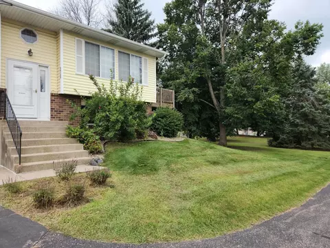Exterior - 4418 Clover Ln #B, Eagan, MN 55122 photo 2 of 7