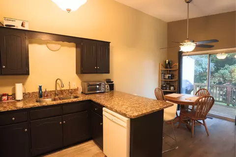 Kitchen - 4418 Clover Ln #B, Eagan, MN 55122 photo 1 of 2