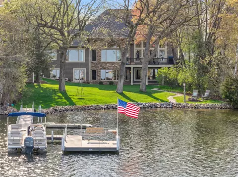 5256 Oxford St N, Shoreview, MN 55126