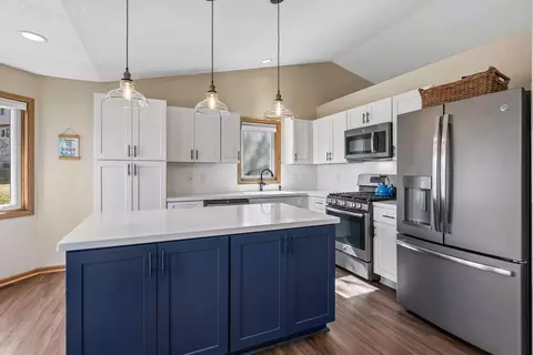 Kitchen - 13964 Dander Ct, Rosemount, MN 55068 photo 3 of 7