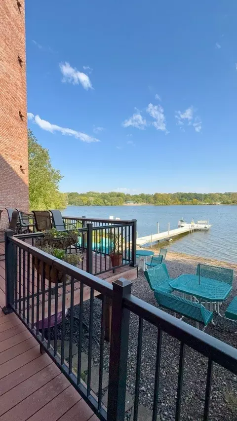 329 Geneva Ave N #411, Oakdale, MN 55128